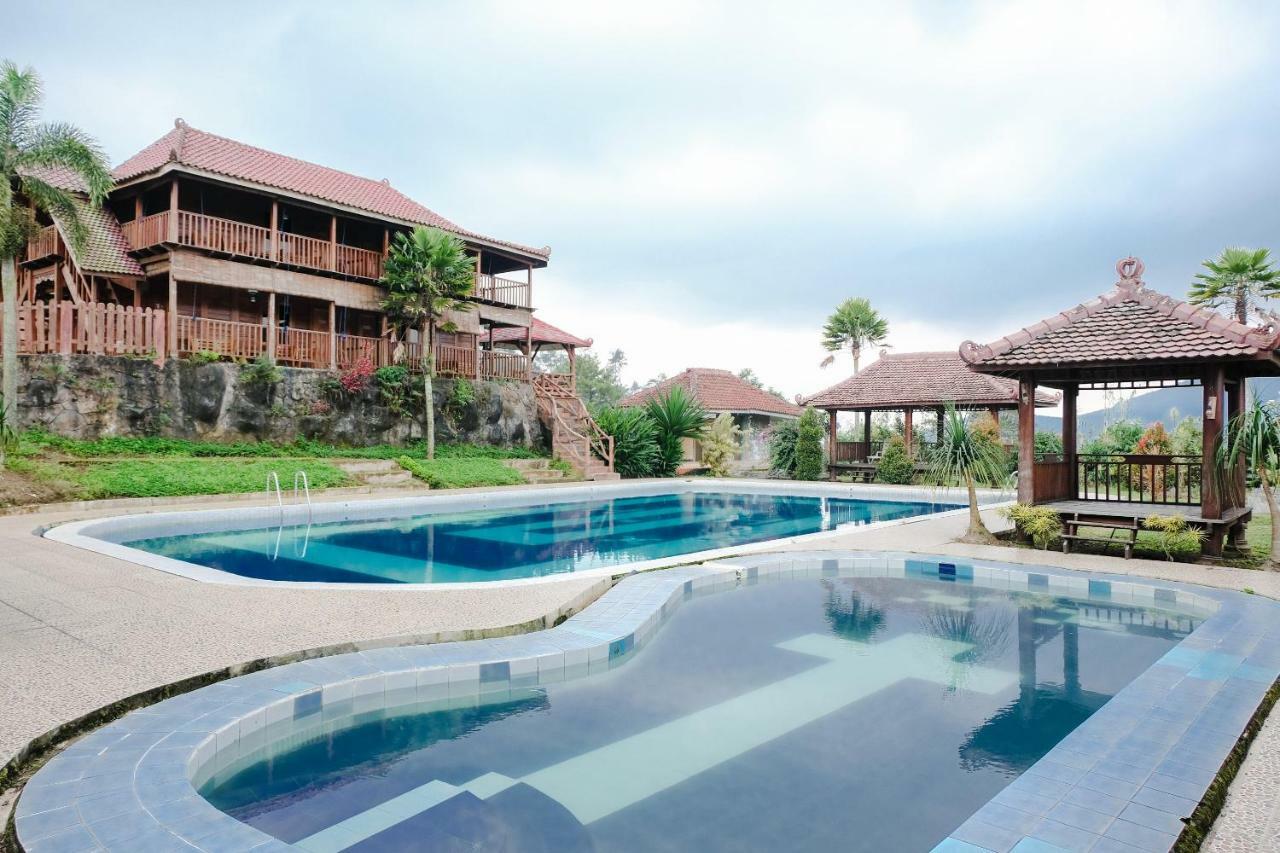 Capital O 892 Grand Pujon View Hotel And Resort Batu  Esterno foto